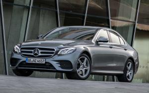 Mercedes-Benz E300 e AMG Line
